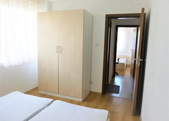 아파트 Apartment Lozenets